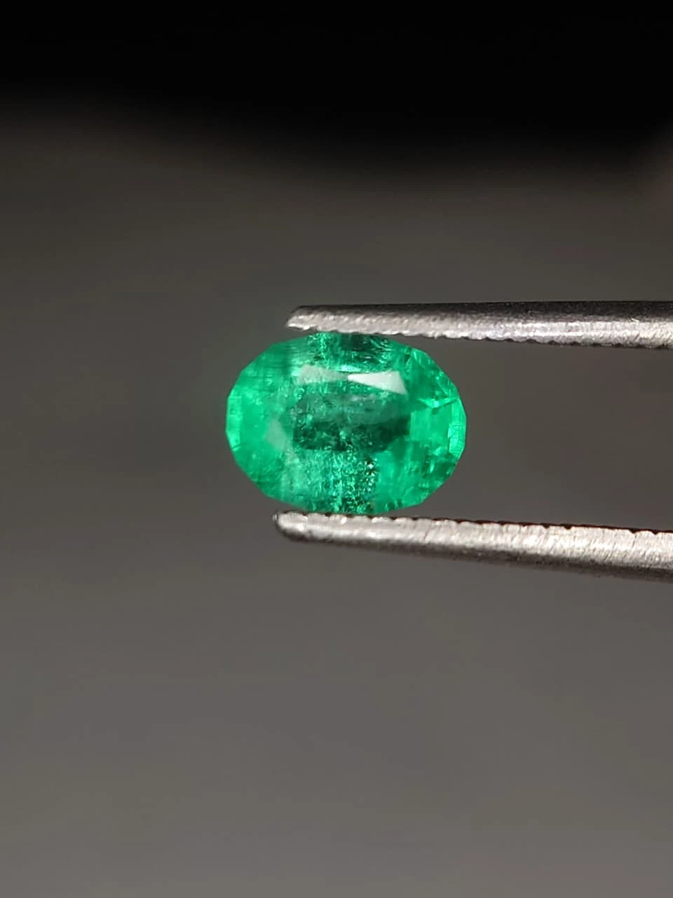 0.5ct Oval Faceted Panjsher Emerald from Afghanistan — view 3